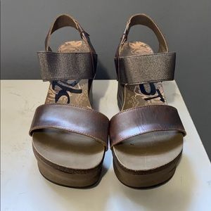 OTBT sandals; size 6